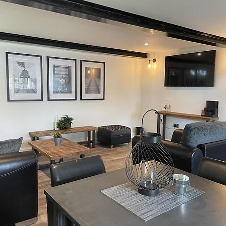 Booking Urban At Halstead Halstead  Dış mekan fotoğraf