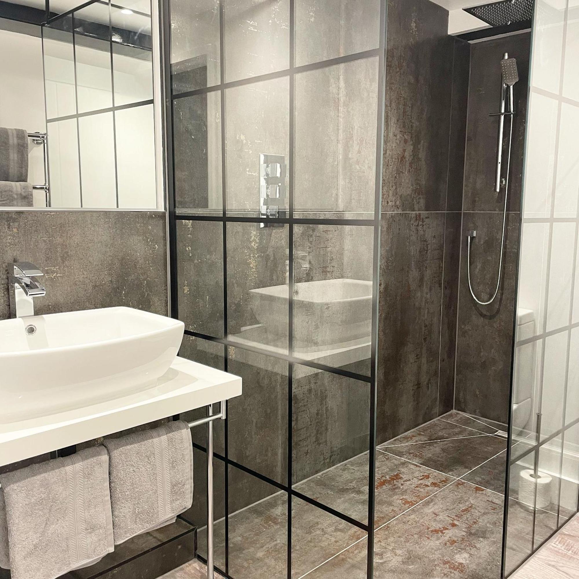 Booking Urban At Halstead Halstead  Dış mekan fotoğraf