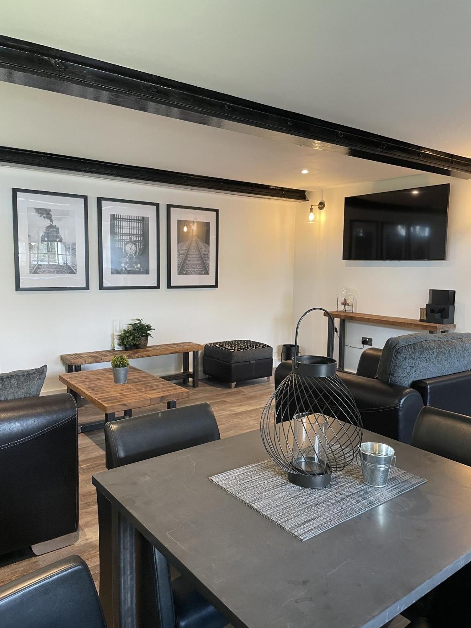 Booking Urban At Halstead Halstead  Dış mekan fotoğraf